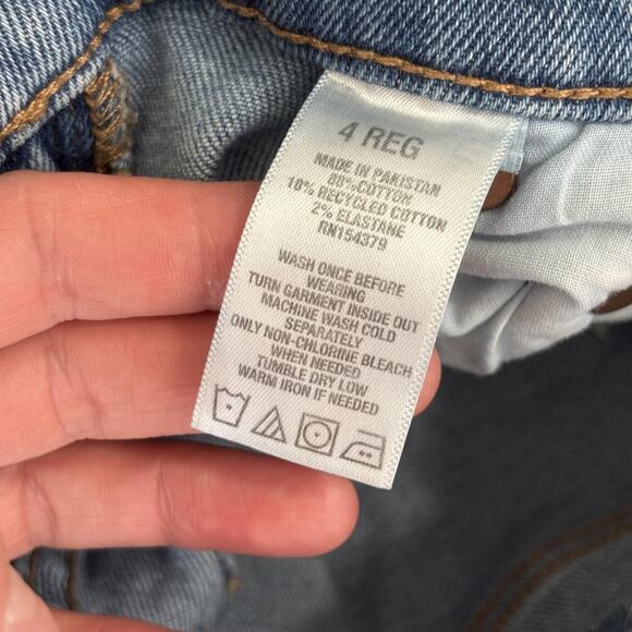 Aeropostale Curvy Mom Jean Size 4 High Rise Distressed Ripped Holes Raw Fray Hem - Picture 9 of 10